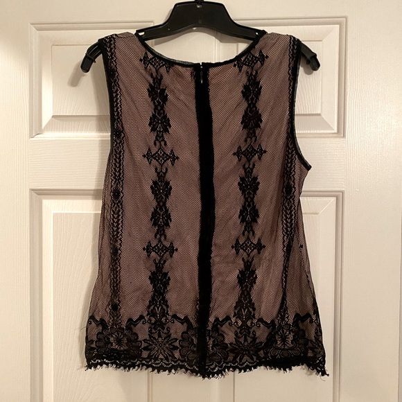 Lovely Lace Style Shell - Picture 2 of 10